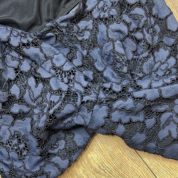 Alexis Livia Navy Lace Open Back Jumpsuit Size S - Picture 10 of 14